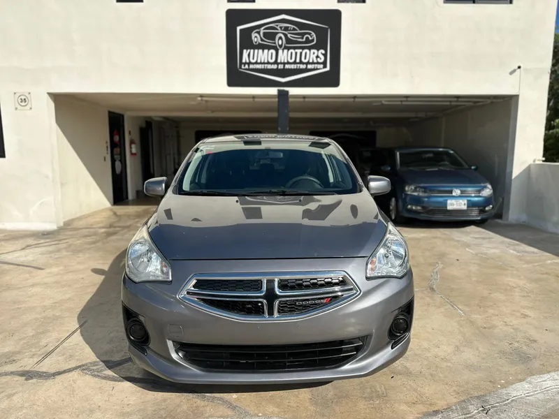 Foto 1 de 9 — 2022 Dodge Attitude SE